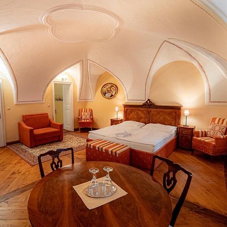 Penzion Cosmopolitan Ii. Banska Stiavnica Exterior foto