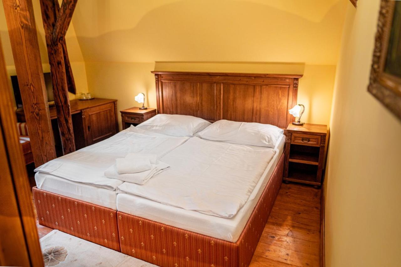 Penzion Cosmopolitan Ii. Banska Stiavnica Quarto foto