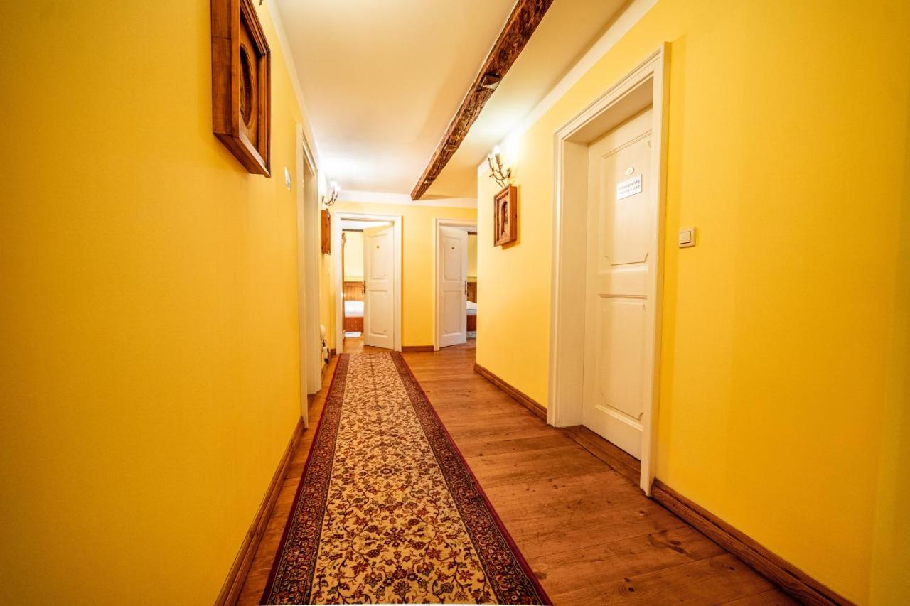 Penzion Cosmopolitan Ii. Banska Stiavnica Exterior foto