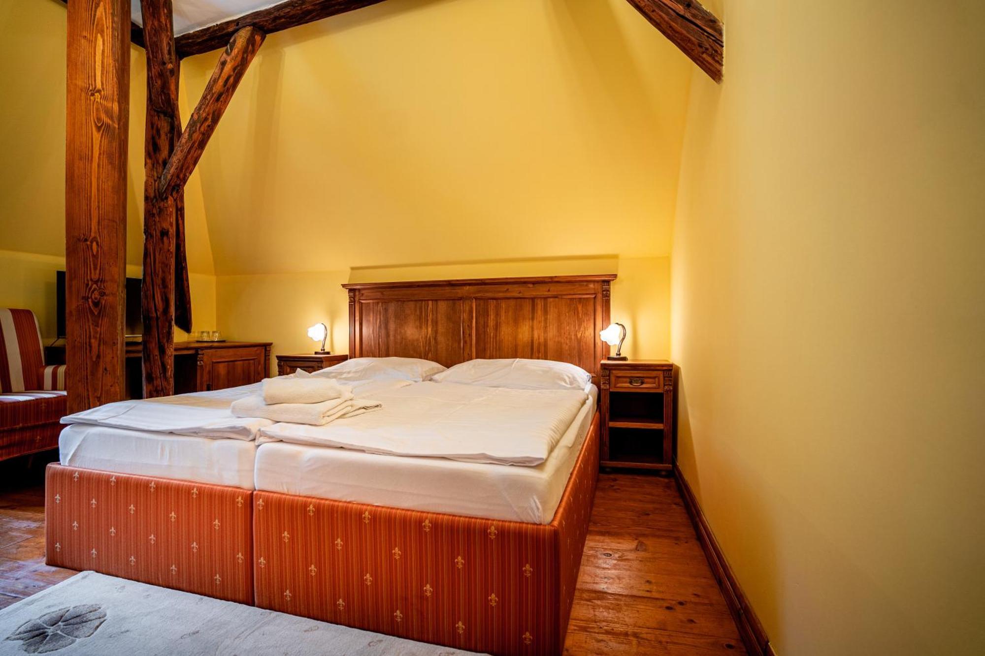 Penzion Cosmopolitan Ii. Banska Stiavnica Quarto foto