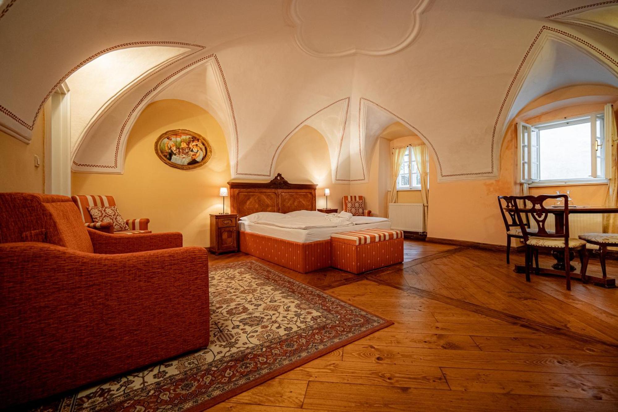 Penzion Cosmopolitan Ii. Banska Stiavnica Quarto foto