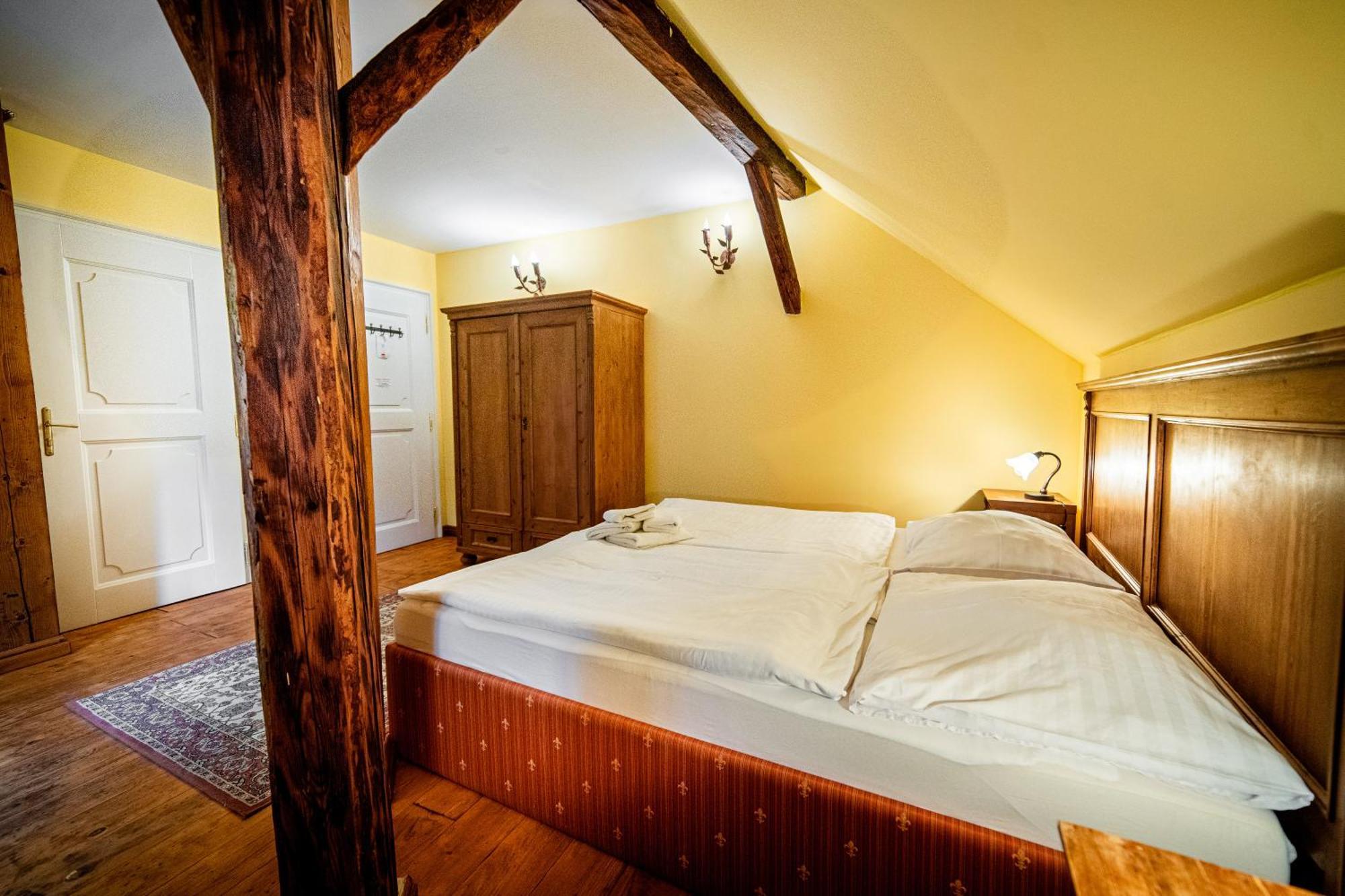 Penzion Cosmopolitan Ii. Banska Stiavnica Quarto foto