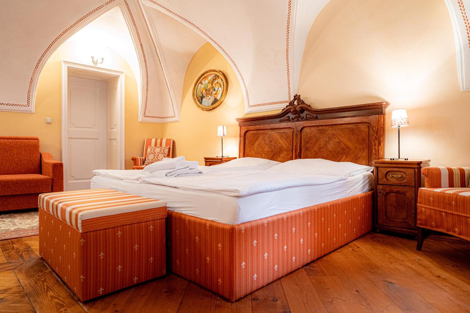 Penzion Cosmopolitan Ii. Banska Stiavnica Quarto foto